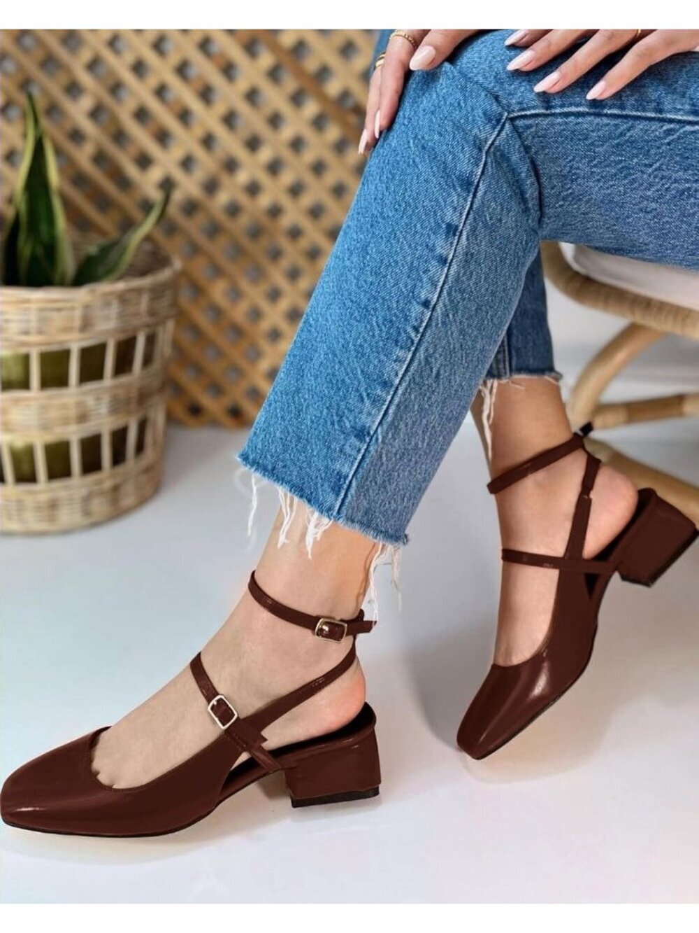Women's Coffee Mary Jane Chunky Low Heel Closed Square Toe Ankle Strap Pump Shoe - Picture 2 of 5